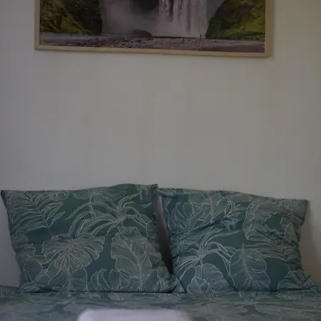 Joyu Surf Shack לינה וארוחת בוקר *