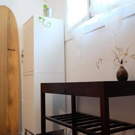 Joyu Surf Shack לינה וארוחת בוקר