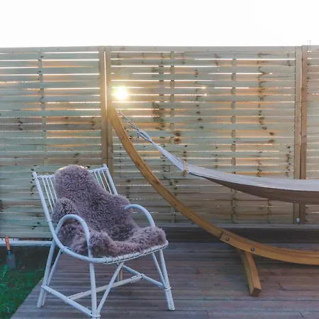 Joyu Surf Shack לינה וארוחת בוקר