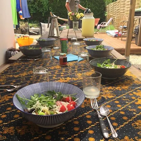 Joyu Surf Shack לינה וארוחת בוקר בידאר