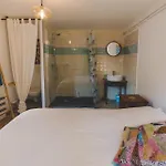Joyu Surf Shack Bed & Breakfast *