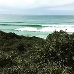 Joyu Surf Shack Bed & Breakfast *