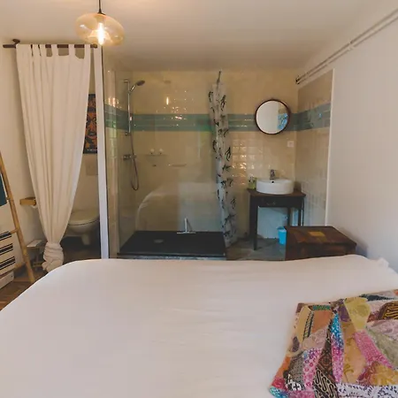 Joyu Surf Shack Couette-café *
