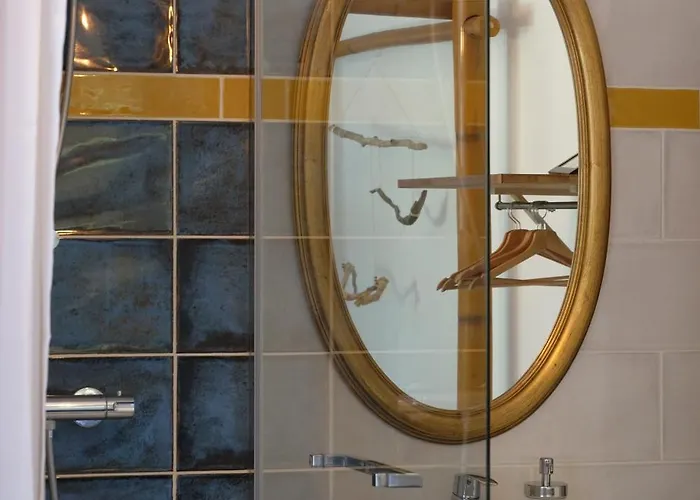 Joyu Surf Shack Bed & Breakfast *