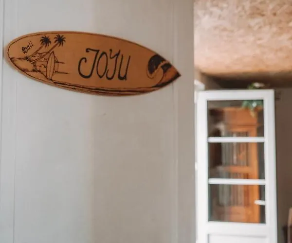 Bed & Breakfast Joyu Surf Shack