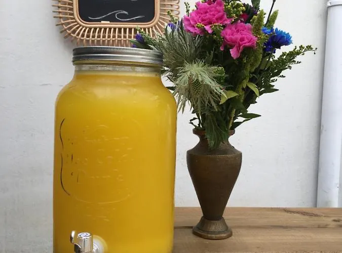 לינה וארוחת בוקר Joyu Surf Shack